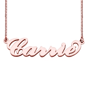 Colgante de nombre de estilo "Carrie" con cadena cuadrada en oro rosa
